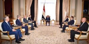 الزعيم السيسى يشهد افتتاح منتدى مصر ويستقبل الممثل الخاص لبوتين.. فيديو :اليوم السابع