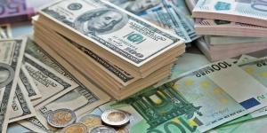 تباين أسواق العملات بين تقلب الدولار واستقرار اليورو