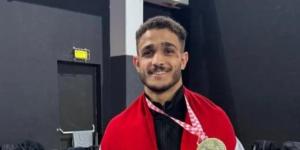 مصطفى حسين يتوج بذهبية بطولة العالم للمصارعة بأمريكا
