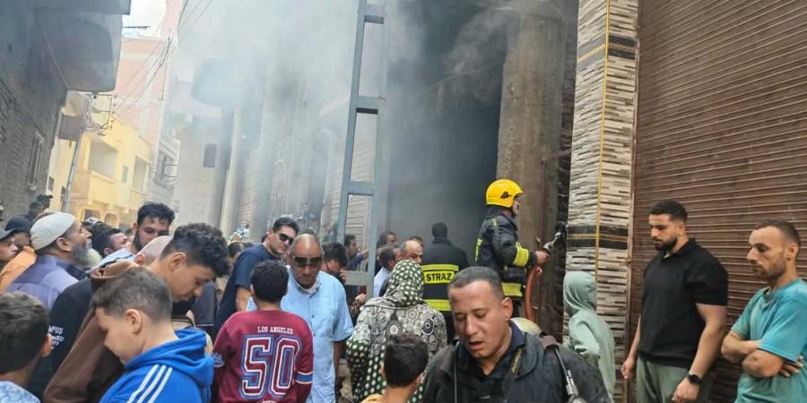 إخماد حريق في مخزن أدوات كهربائية بقرية جوجر بالدقهلية