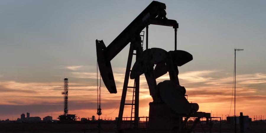 النفط يتراجع وبرنت عند 109.06 دولار للبرميل