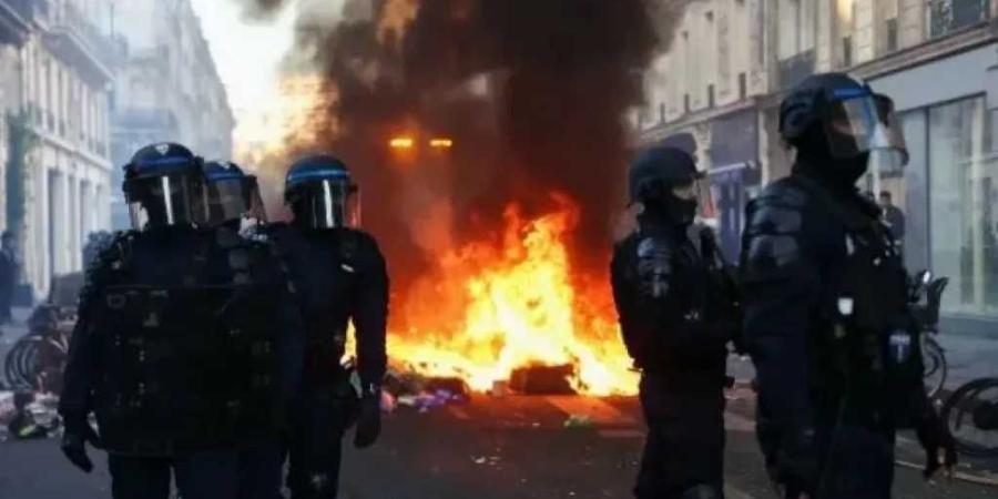 فرنسا تفرض حظراً ليلياً في أربع مدن بشمال البلاد