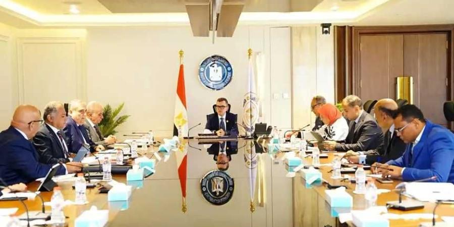 وزير التخطيط يبحث الاستغلال الأمثل لأصول بنك الاستثمار القومي الناتجة عن تسوية التشابكات المالية