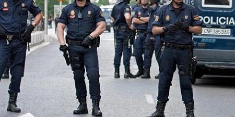 الشرطة الإسبانية تستخدم الهراوات ضد المعلمين في مدريد مع تصاعد الاحتجاجات