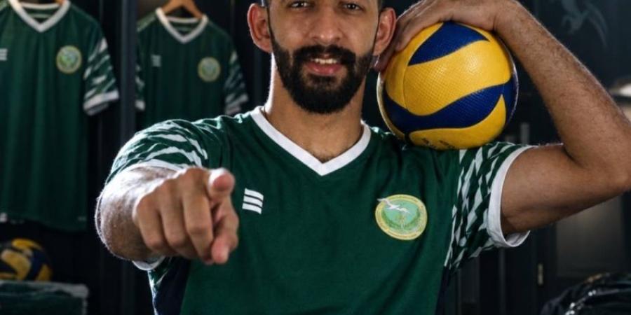 "مؤيد الخليف" يوقع لطائرة نادي السلام