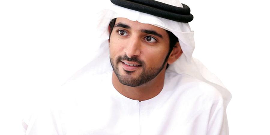 حمدان بن محمد يمنح جائزة دبي الأفعال Dubai-it لمشروع "السجادة الحمراء"