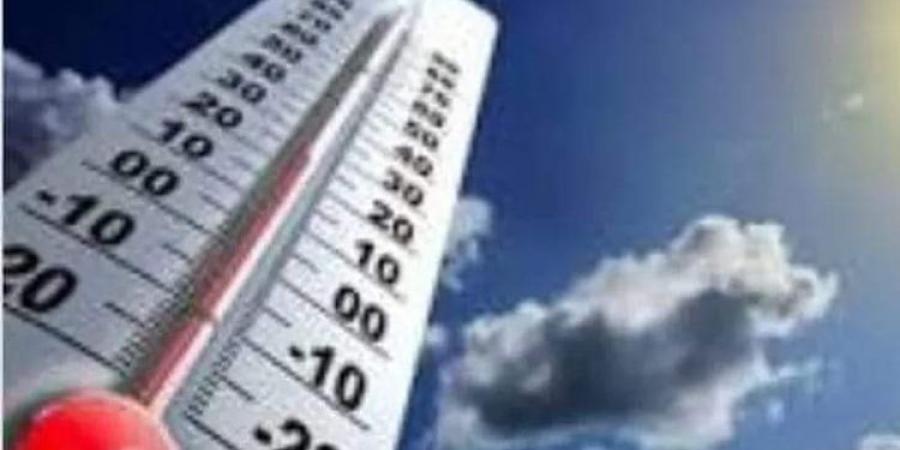 انخفاض في درجات الحرارة وأمطار خفيفة متوقعة غداً على مناطق شمال مصر