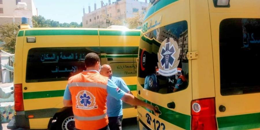 مصرع شخص في تصادم سيارتي نقل ثقيل واشتعالهما بطريق إسنا الصحراوي الغربي