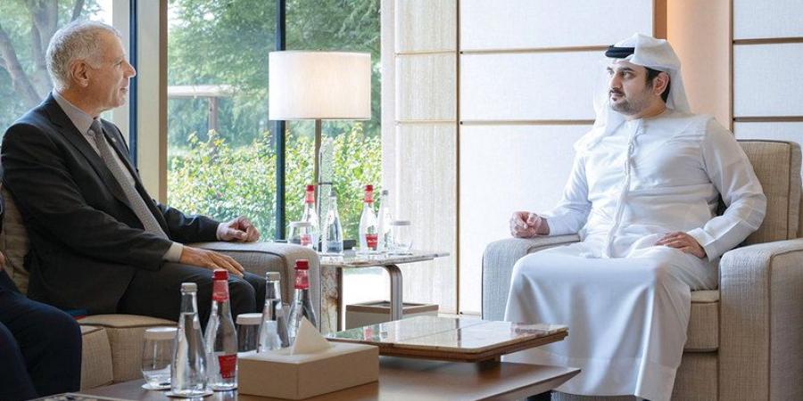 مكتوم بن محمد يبحث مع رئيس «إتش إس بي سي» تعزيز الشراكة المالية والاستثمارية